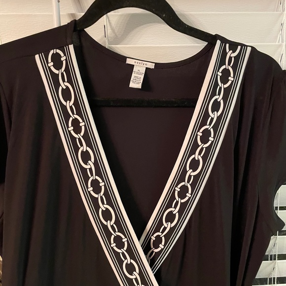 XL Evelyn Dress Black With White Design Wrap Short Sleeve Mid Length - Picture 4 of 6